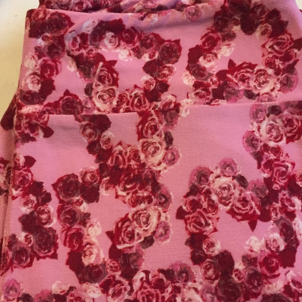 Lularoe Tall and Curvy Valentines Day Leggings TC